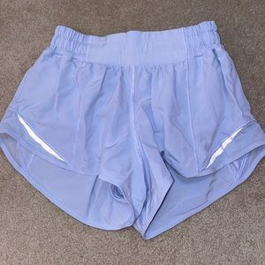 LuLuLemon Hotty Hot Low-Rise Lined Short 2.5”